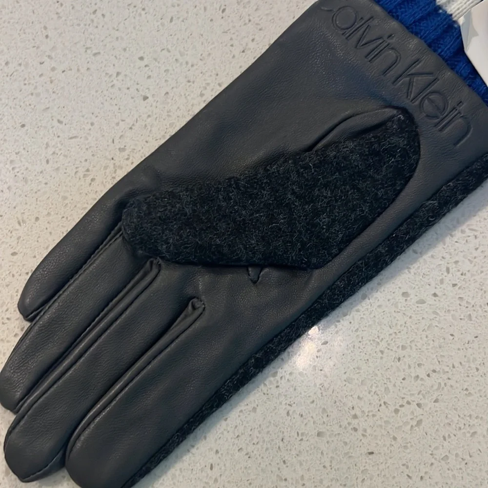 Calvin Klein New Leather Fabric Gloves Small